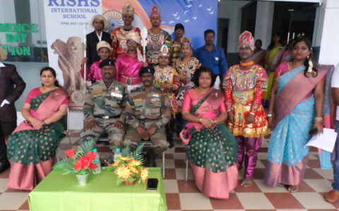 Group Photo with Chief Guest in Independence Day at RISHS International CBSE School Arcot