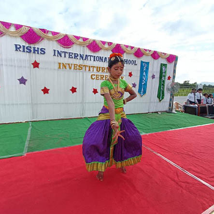 bharatanatyam-dance-performance-at-rishs-international-cbse-school-arcot copy